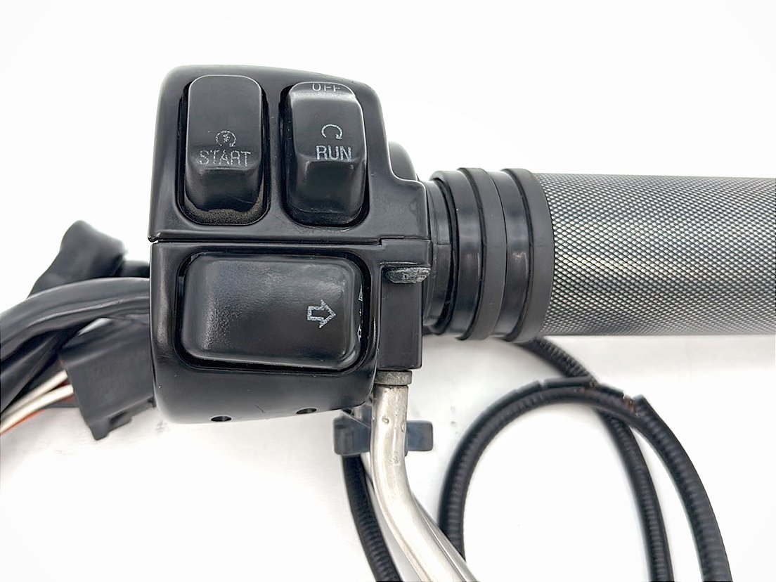 2004 - 2013 Harley-Davidson Sportster 1200 Custom Right Engine Start Kill Switches Controls 71589-96B