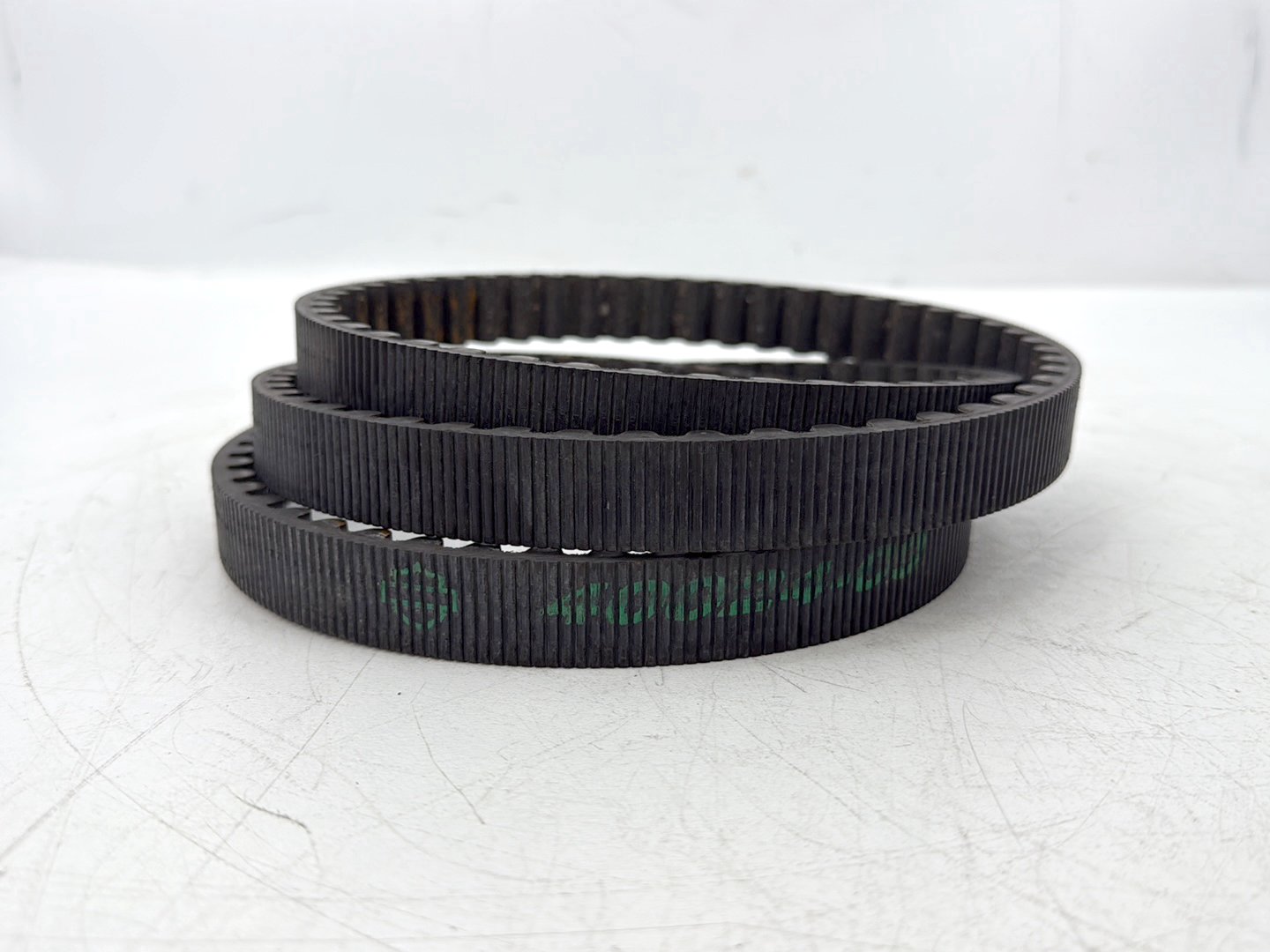 2014 Harley Street Glide Touring FLHXS OEM Rear Drive Belt 40024-09 140T 1"
