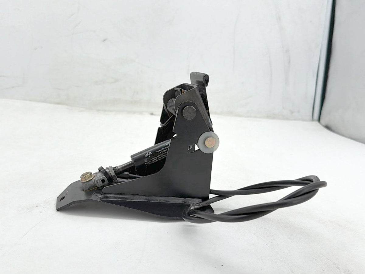 2007 Harley Street Glide Touring FLHX OEM Adjustable Rider Backrest Lift Mount