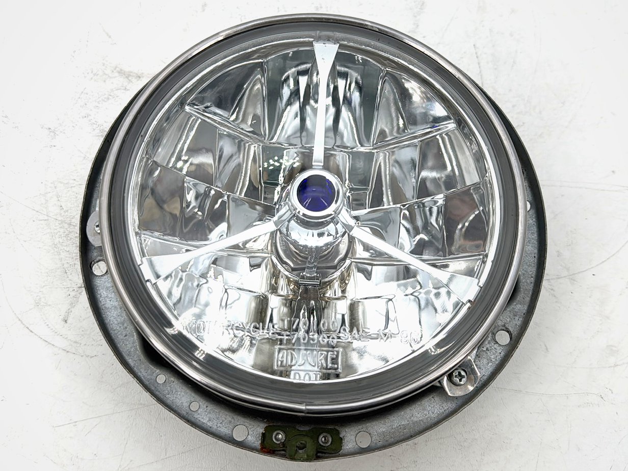 1999 - 2006 Harley-Davidson Touring Electra Glide Classic Headlight Headlamp Head Light Halogen  	67702-81A