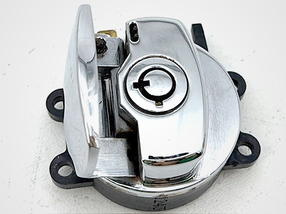 1999 - 2006 Harley-Davidson Touring CVO Screamin Eagle Road King Ignition Switch Cylinder Barrel Lockset NOKey 71313-96A