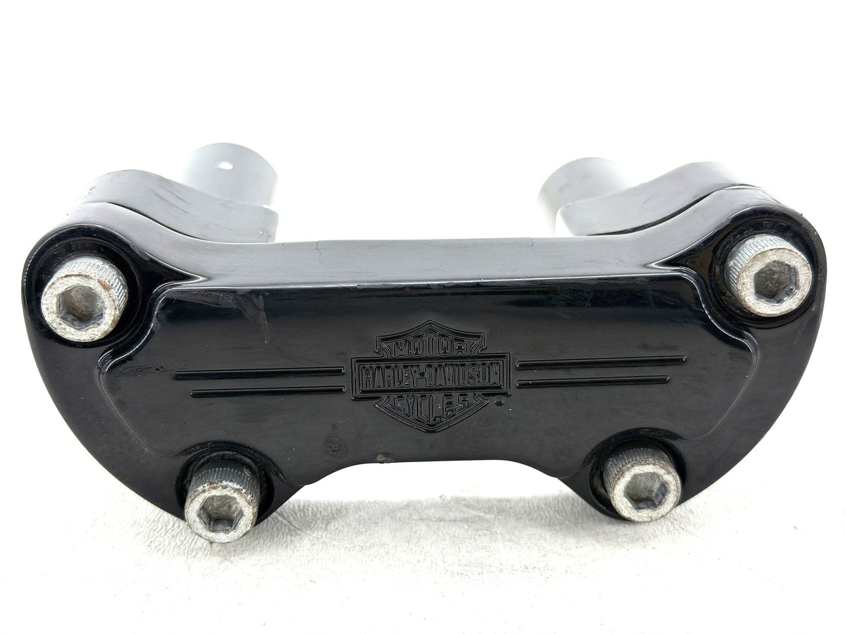 2017 Harley Dyna Street Bob FXDB OEM Front Handlebar Riser Top Clamp 55900064