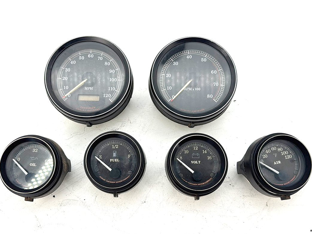 1999 - 2006 Harley-Davidson Touring Electra Glide Classic Air Oil Volt Fuel Tacho Speedo Gauges 60677-94A
