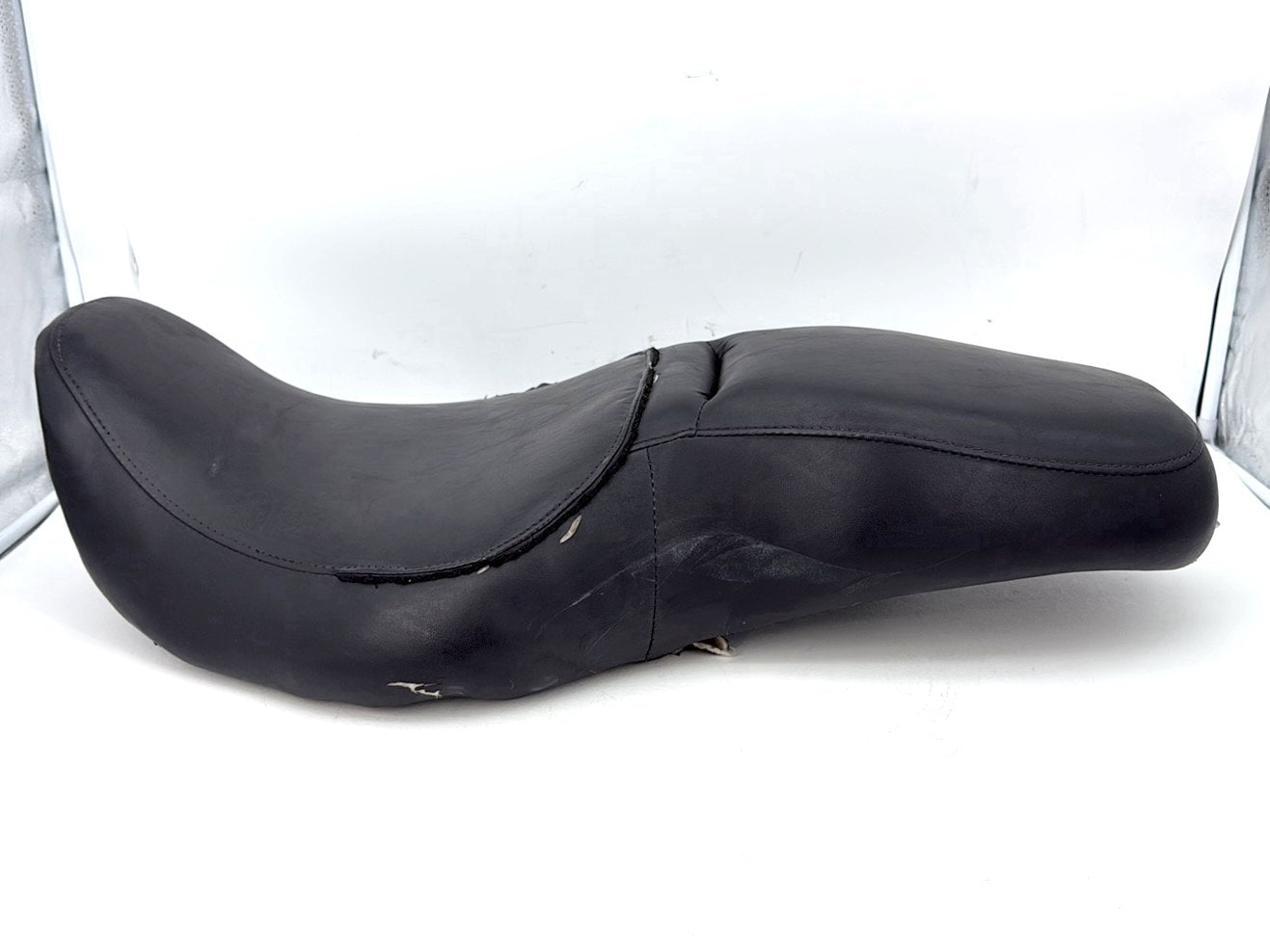 1999 - 2006 Harley-Davidson Touring Electra Glide Passenger Rider Driver Seat Saddle 51703-05