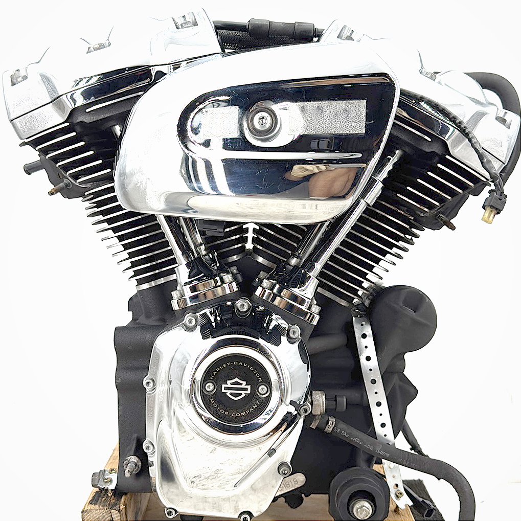 17 Harley Road Glide Touring OEM Milwaukee M8 107 Engine Motor Air Cooled 7 mi.