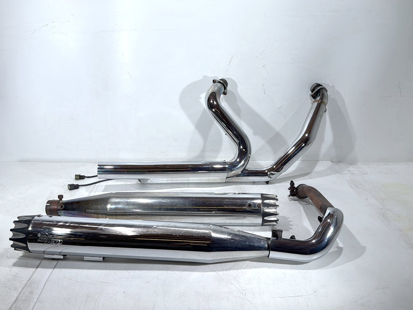 2011 Harley Electra Glide Ultra FLHTK Exhaust Header Pipes Muffler