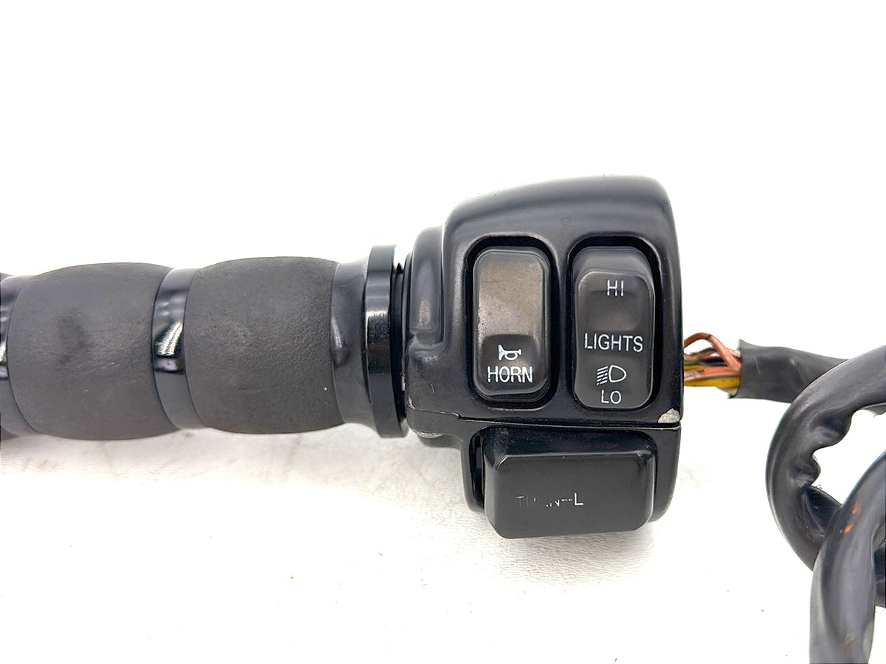 1999 - 2006 Harley-Davidson Touring Road King Police Left Turn Signal Headlight Switches Controls 71515-08