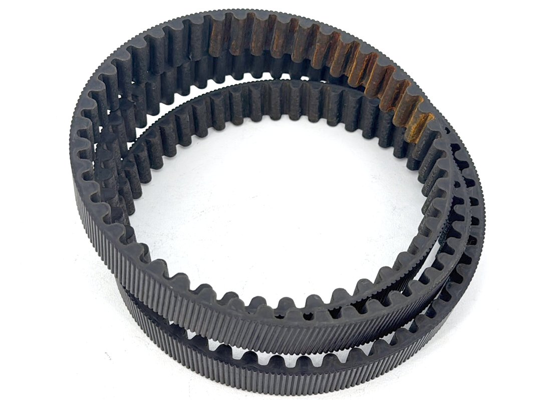 1999 - 2006 Harley-Davidson Touring Road King Custom Rear Drive Belt  	40024-04
