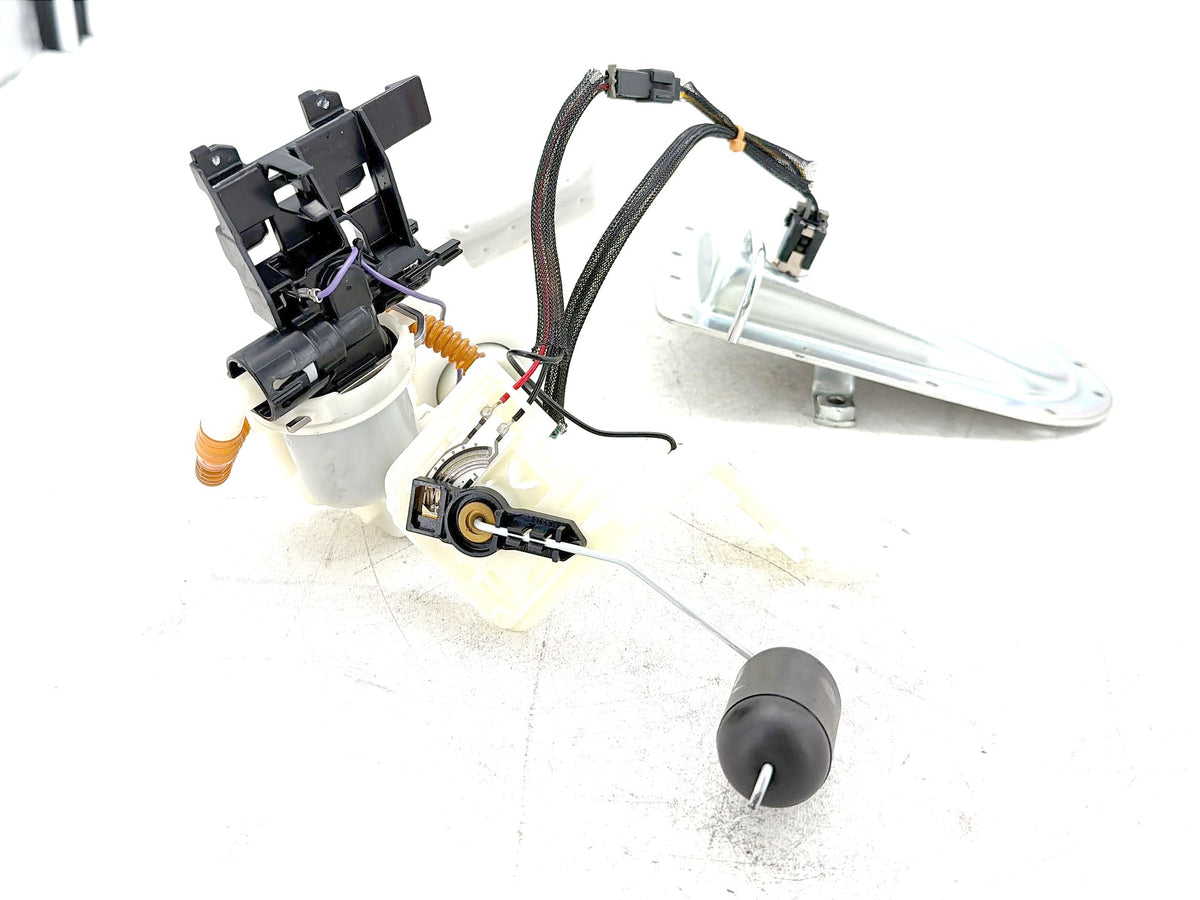 2012 Harley Dyna Fat Bob FXDF 103 OEM Fuel Pump Gas Gasoline Petrol Sending