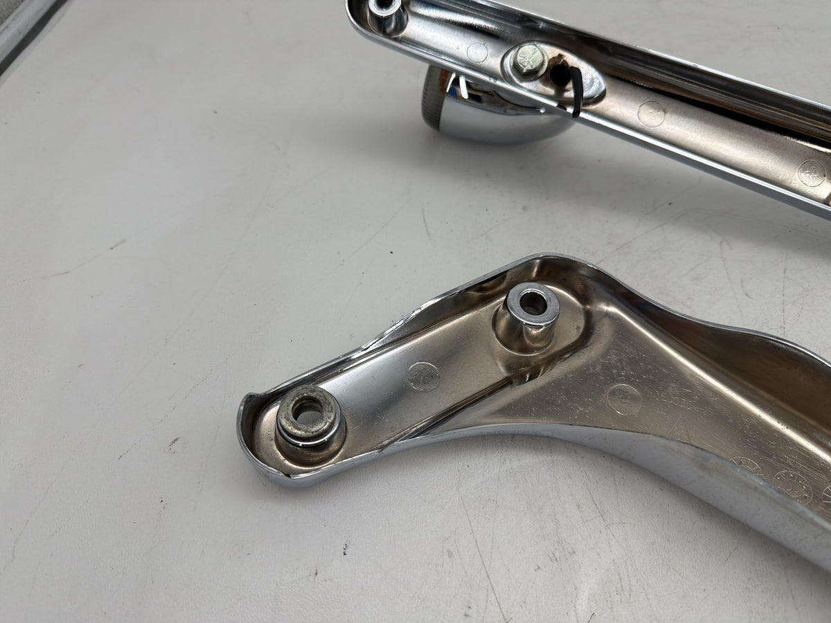 01 Harley Softail Deuce OEM Rear Left Right Fender Struts Bracket & Turn Signal