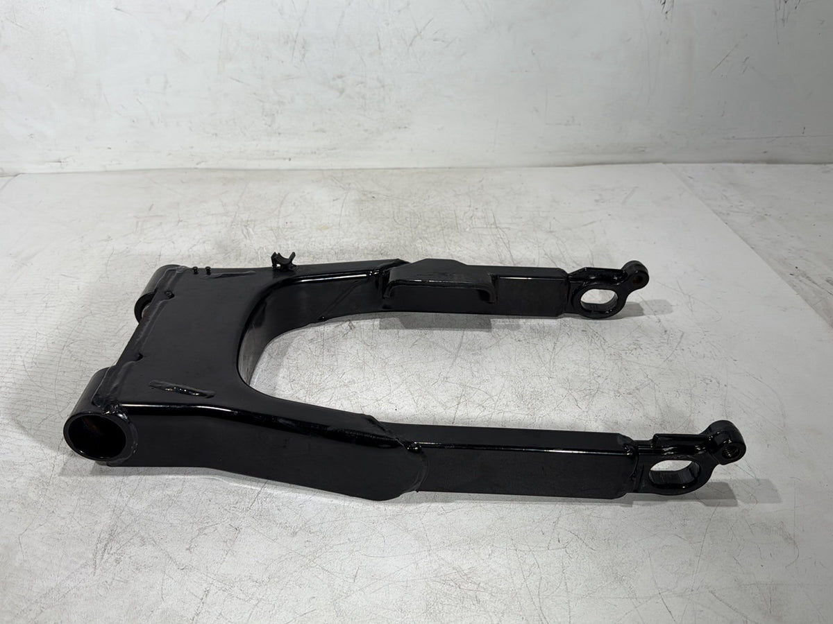 2006 Harley Electra Glide Touring Ultra FLHTCUI OEM Rear Fork Swingarm Swing Arm