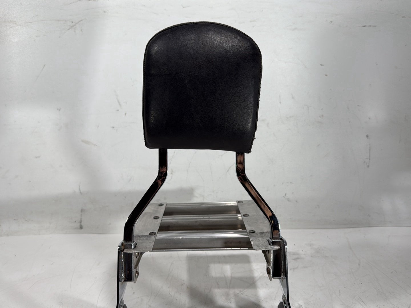 2008 Harley Dyna Fat Bob FXDF OEM Rear Sissy Bar w/ Backrest Cushion Pad