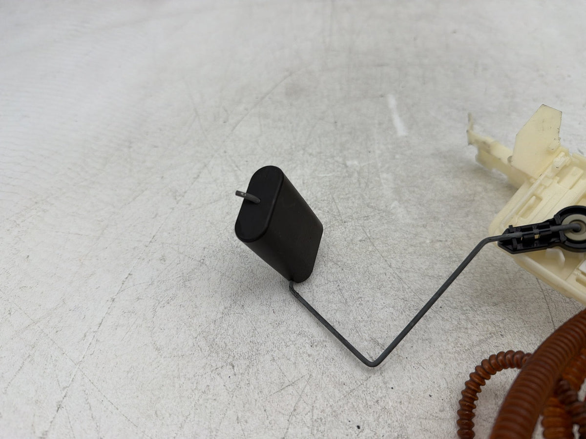 2010 Harley Road King Touring Police OEM Fuel Pump Gas Gasoline Petrol Sending