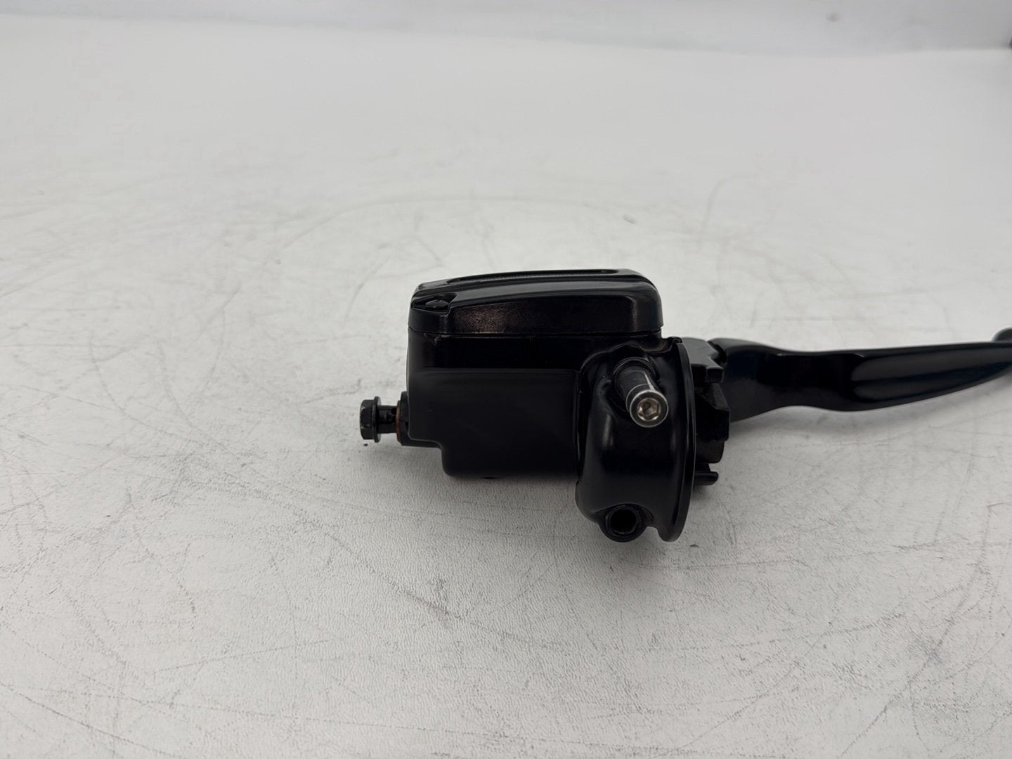 2015 Harley Touring FLHXS Street Glide OEM Front Right Brake Lever Master Cylinder