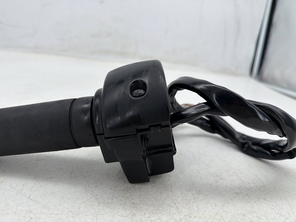 2010 Harley Electra Glide Touring OEM Right Engine Start Kill Switches Controls