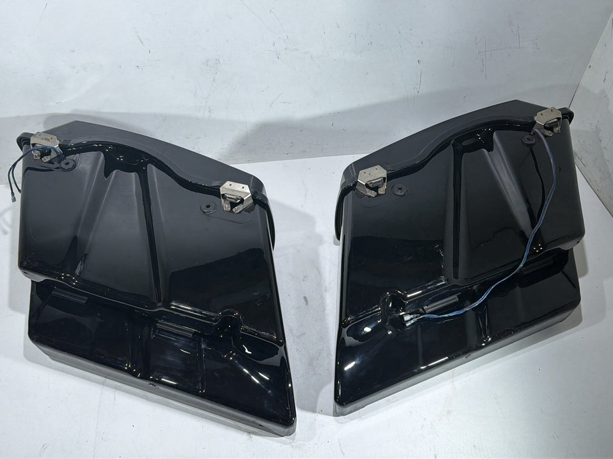 97 Harley Road King Touring Left Right Saddlebags Luggage NOKey & Audio Speakers