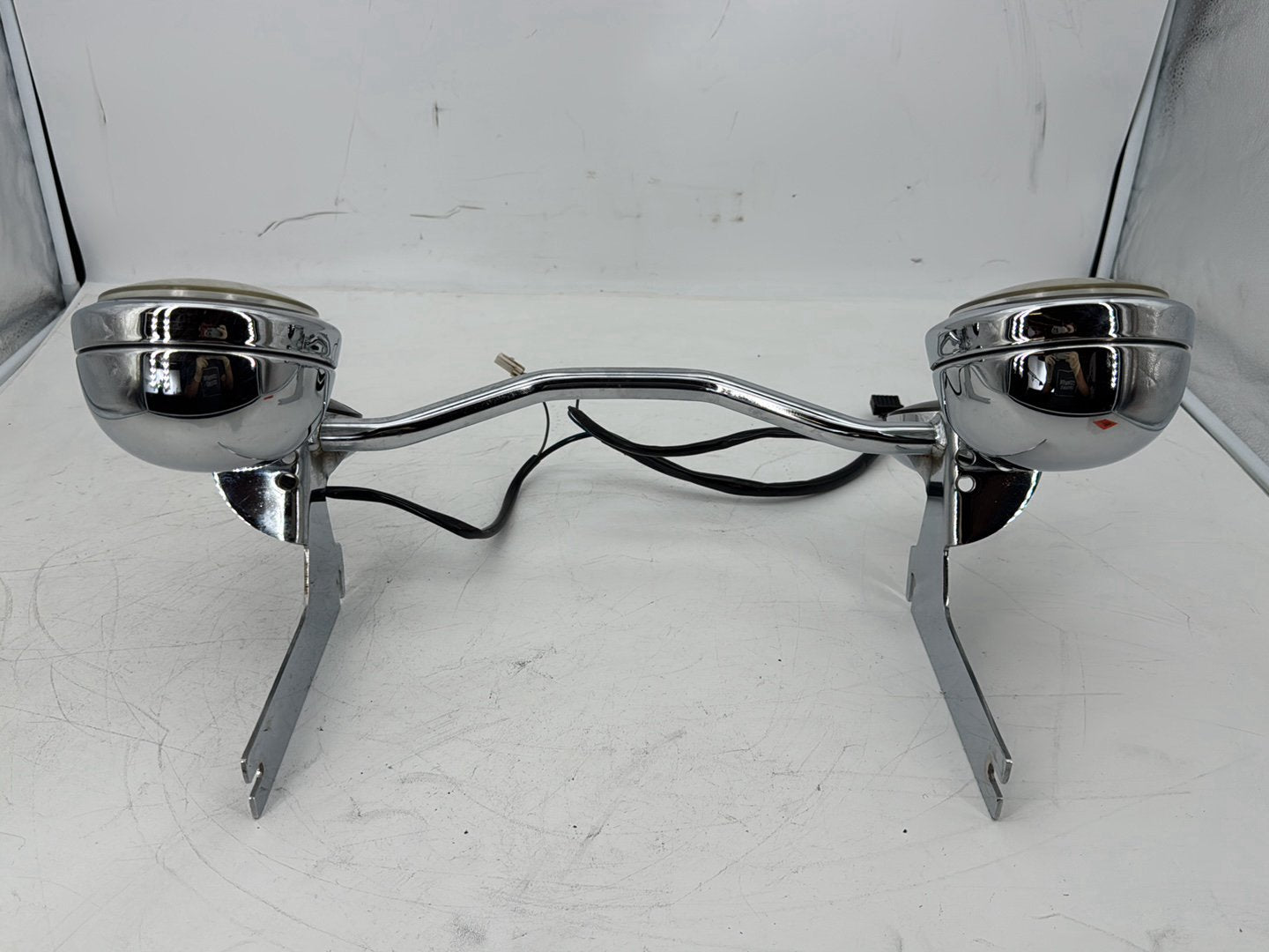 1999 - 2006 Harley-Davidson Touring Electra Glide Classic Front Turn Signal Indicators Aux Light Bar 68712-94A
