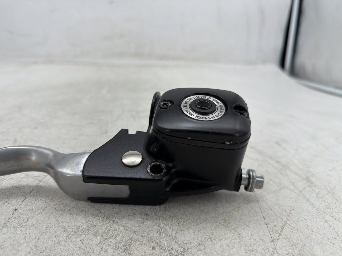 2009 Harley Dyna Street Bob FXDB OEM Front Right Brake Lever Master Cylinder