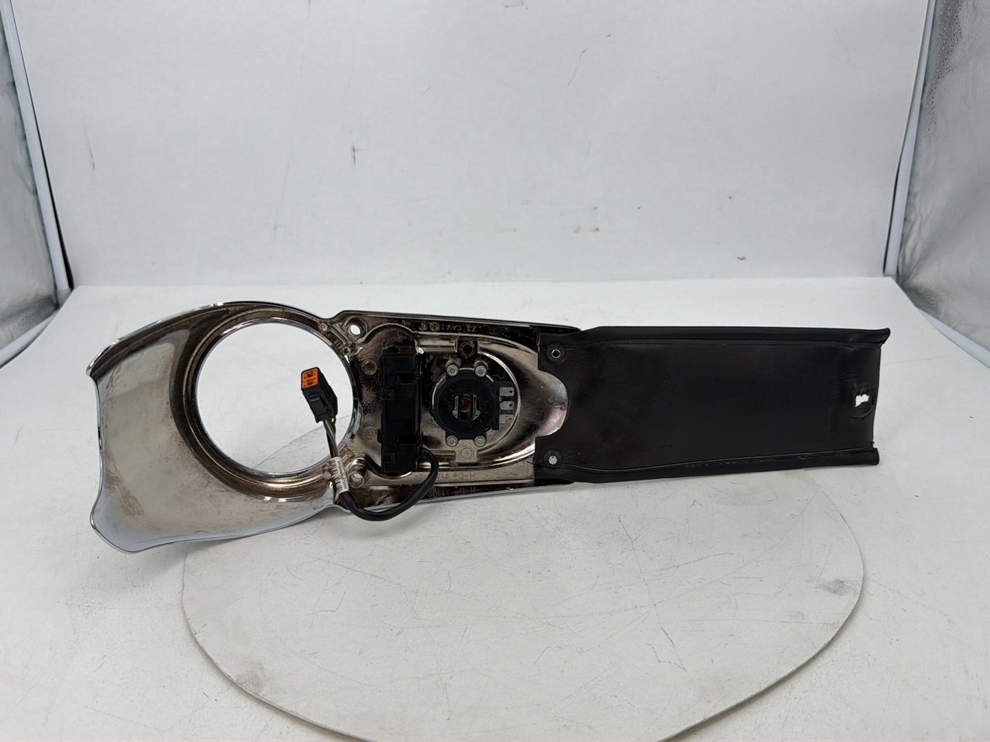 2007 - 2017 Harley-Davidson Dyna Super Glide Custom Fuel Gas Tank Dash Console NOKey 71211-04