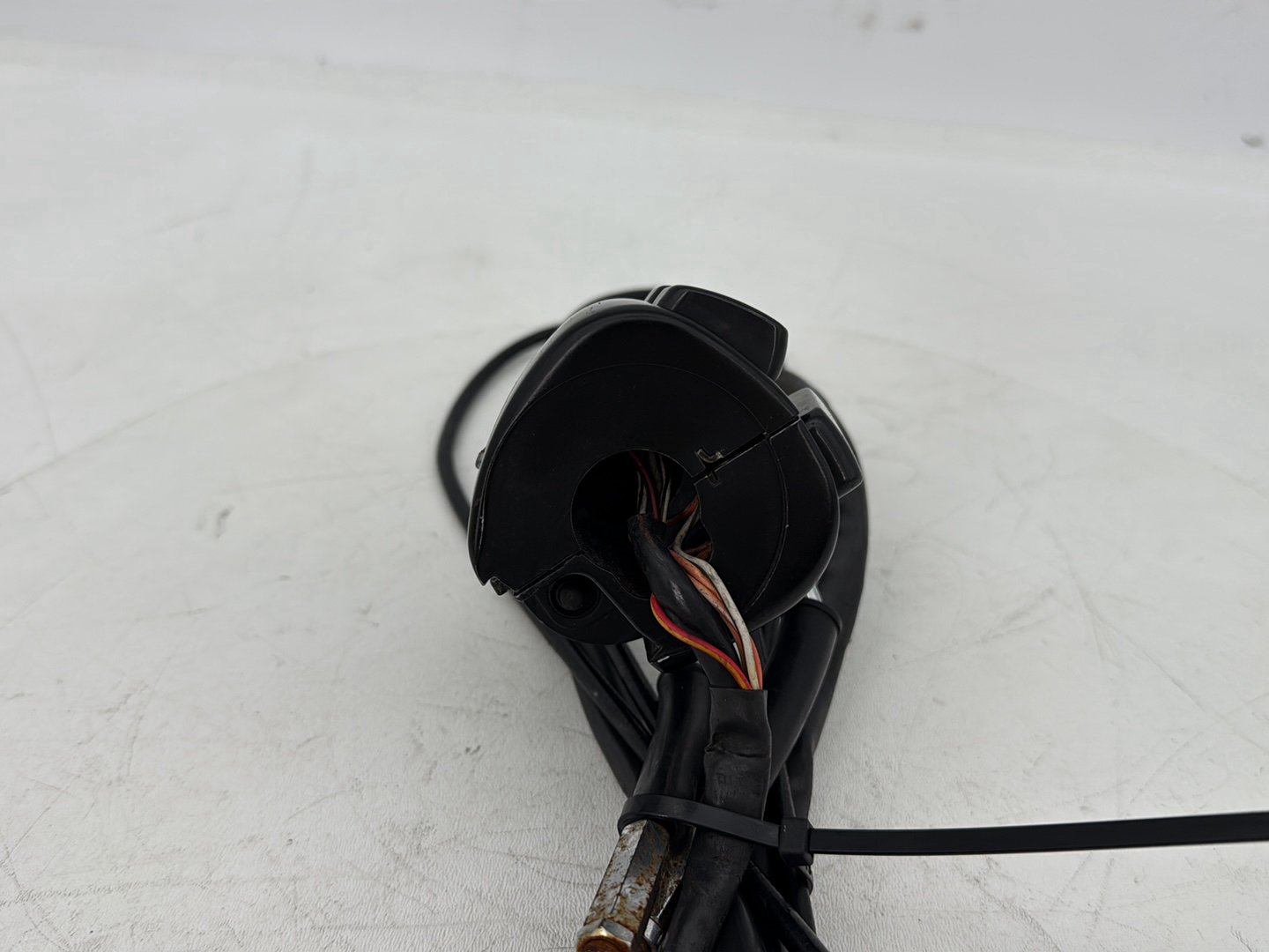 1999 - 2006 Harley-Davidson Touring Road King Police Right Engine Start Kill Switches Controls 71684-06A