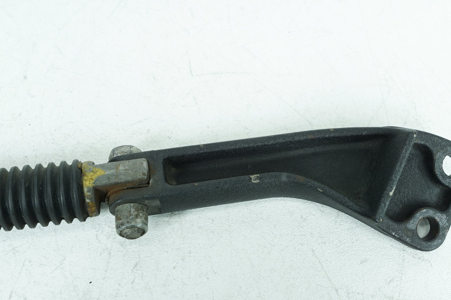 2007 - 2017 Harley-Davidson Dyna Super Glide Right Foot Rest Support Bracket Peg 33032-99