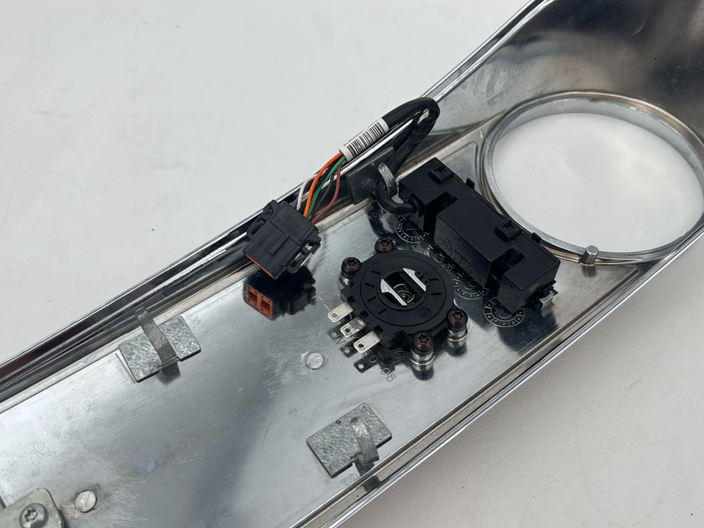 2011 Harley Road King Touring FLHRC Classic OEM Fuel Gas Tank Dash Console NOKey