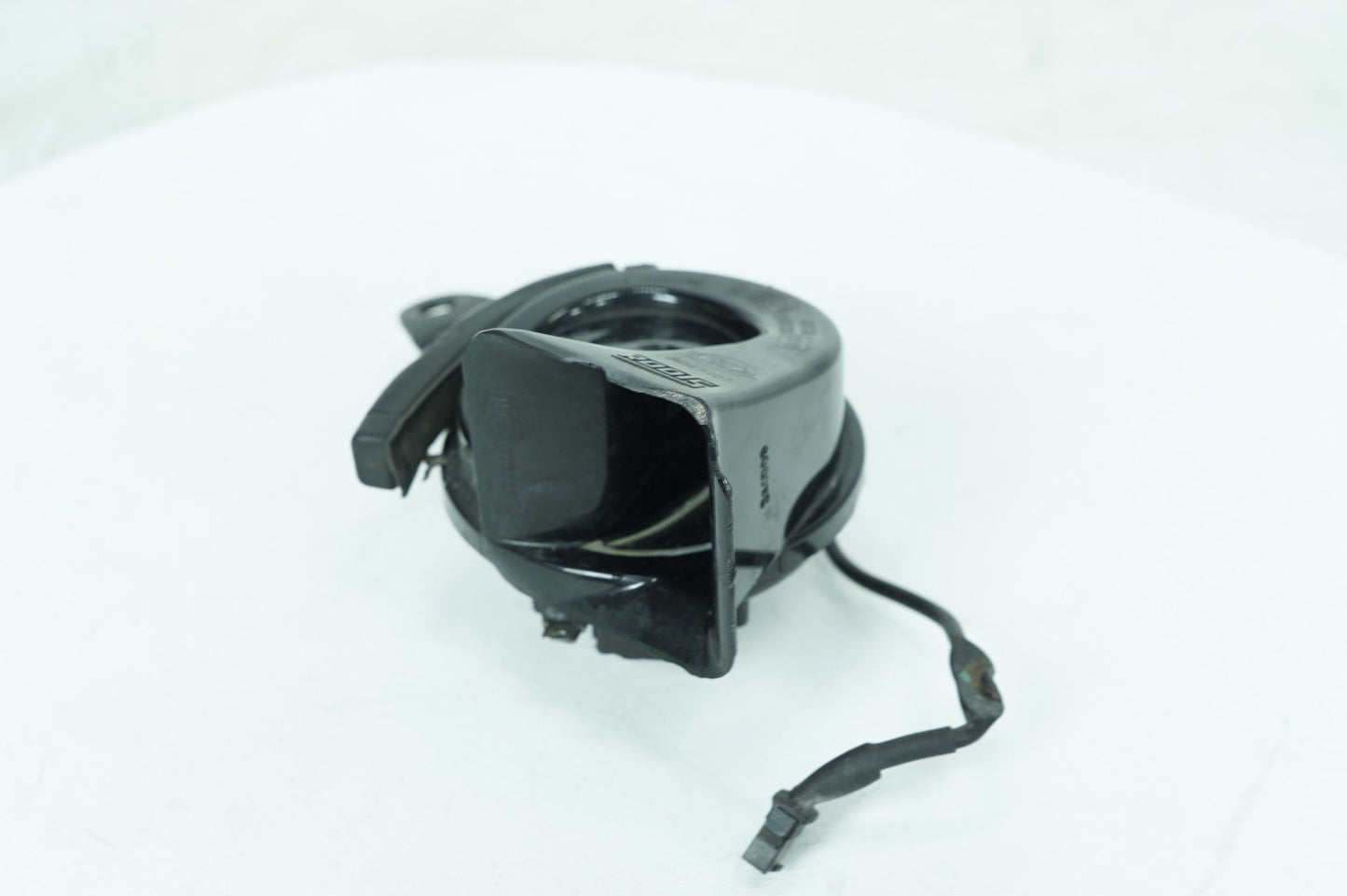 2007 - 2012 Harley-Davidson Touring Road Glide Signal Horn Klaxon Beep 69060-90F