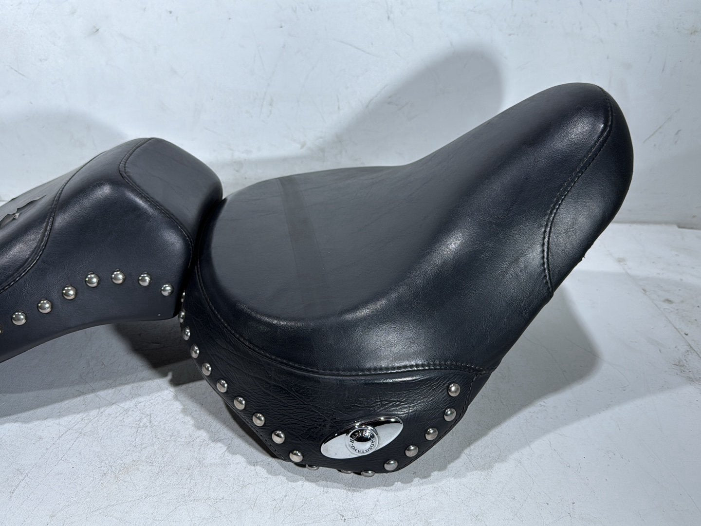 2004 Harley Heritage Softail Classic FLSTCI OEM Passenger Rider Driver Seat Saddle