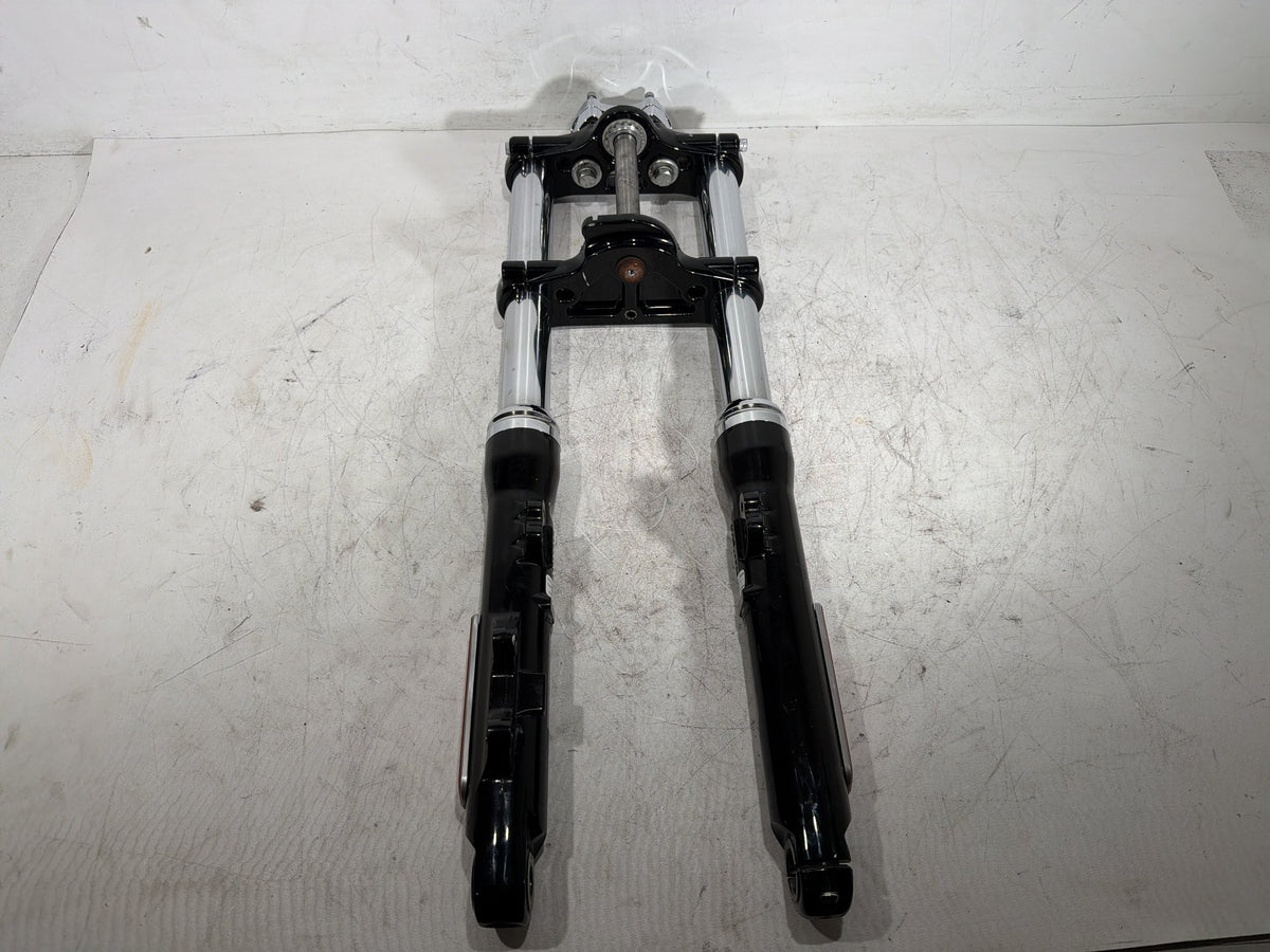 2017 Harley Dyna Street Bob OEM Front Triple Tree Set & LH RH Fork Legs Sliders