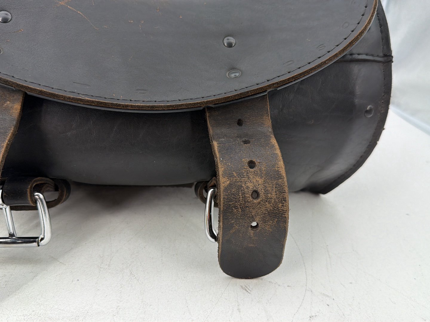 2007 - 2017 Harley-Davidson Dyna Super Glide Custom Front Onboard Tool Bag Leather Storage A120834-0