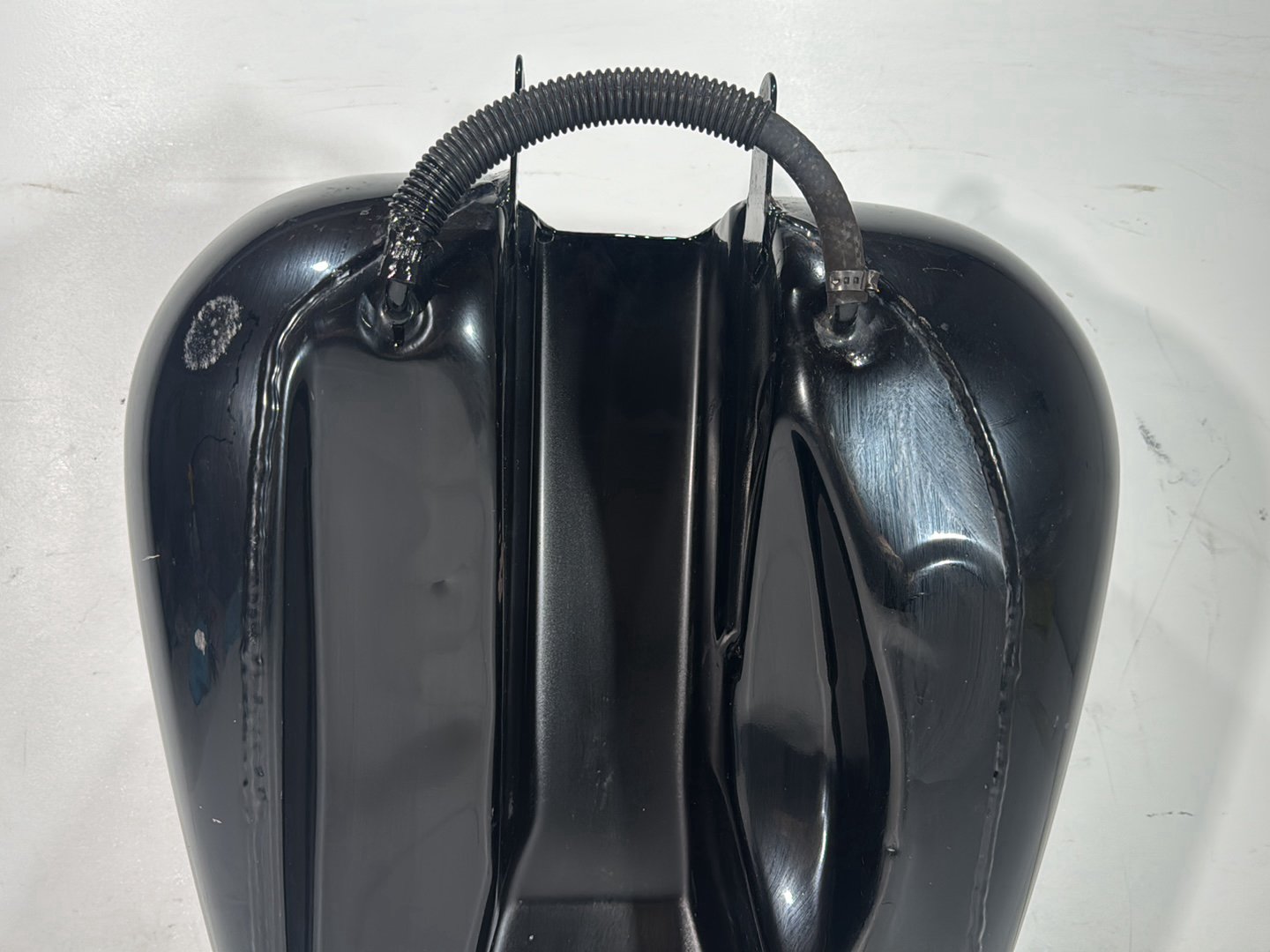2007 Harley Street Glide Touring FLHX OEM Fuel Gas Tank Gasoline Reservoir