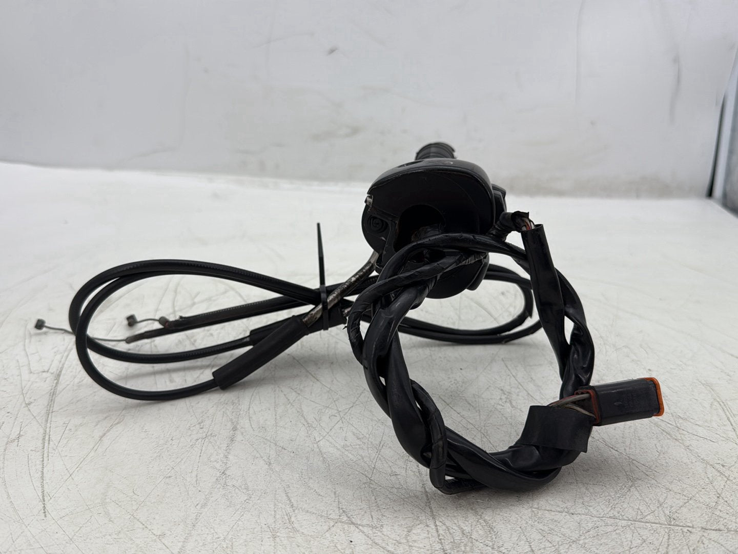 2004 Harley Sportster XL883C 883 Custom OEM Right Engine Start Kill Switches Controls