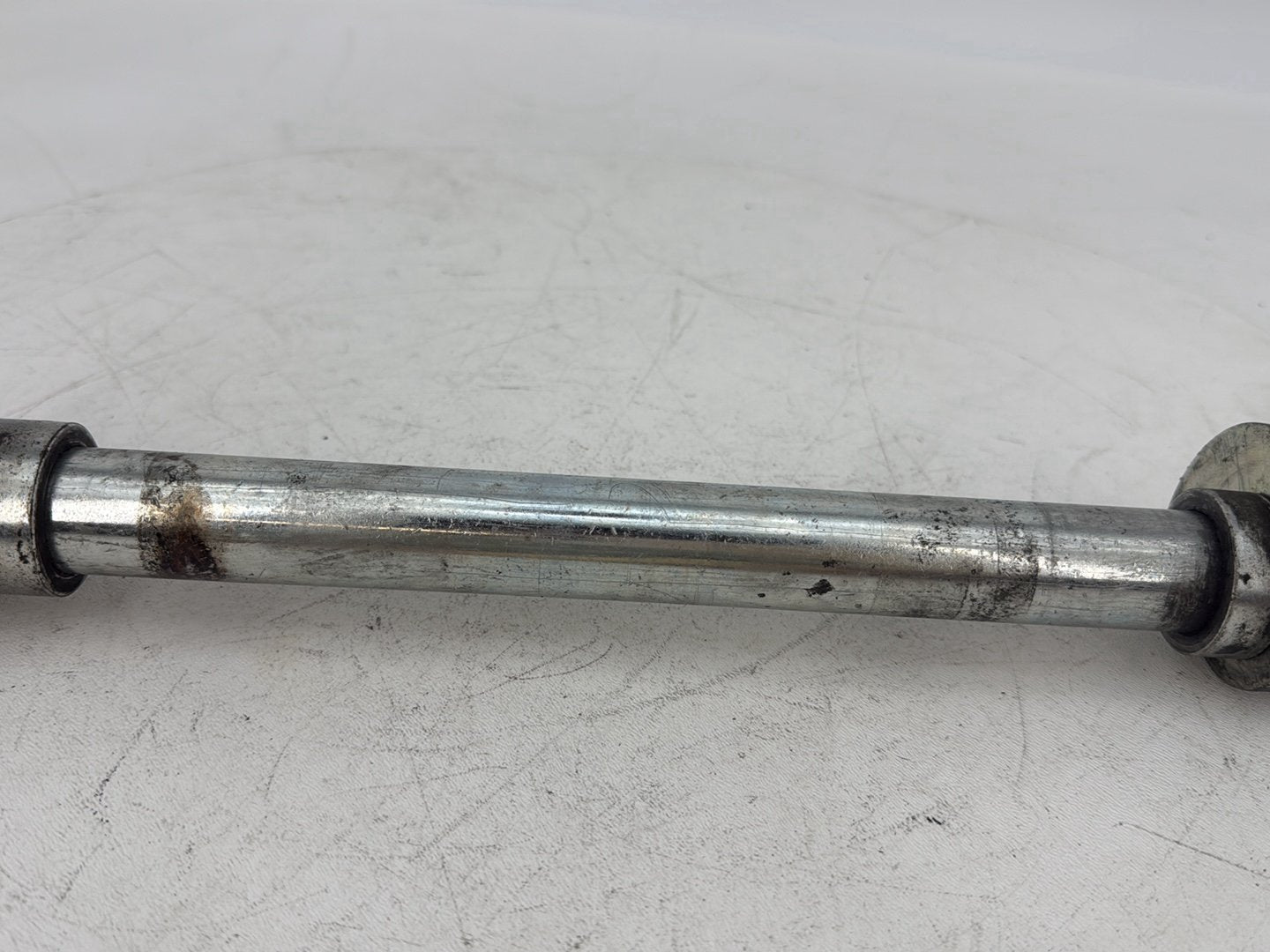1999 - 2006 Harley-Davidson Touring Electra Glide Rear Wheel Axle Bolt Shaft 41056-02