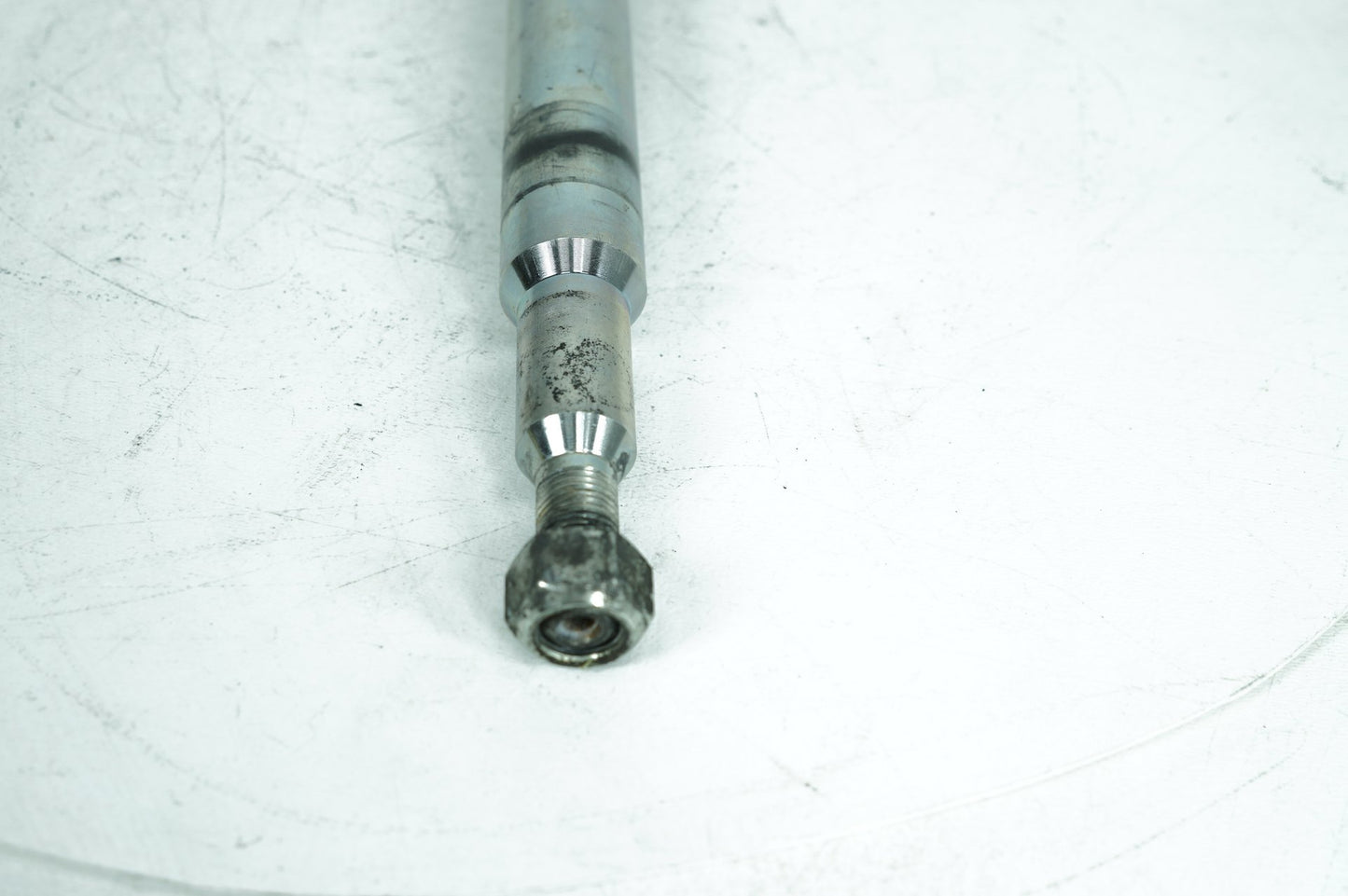 1999 - 2006 Harley-Davidson Touring Electra Glide Classic Front Wheel Axle Bolt Shaft  	43364-00