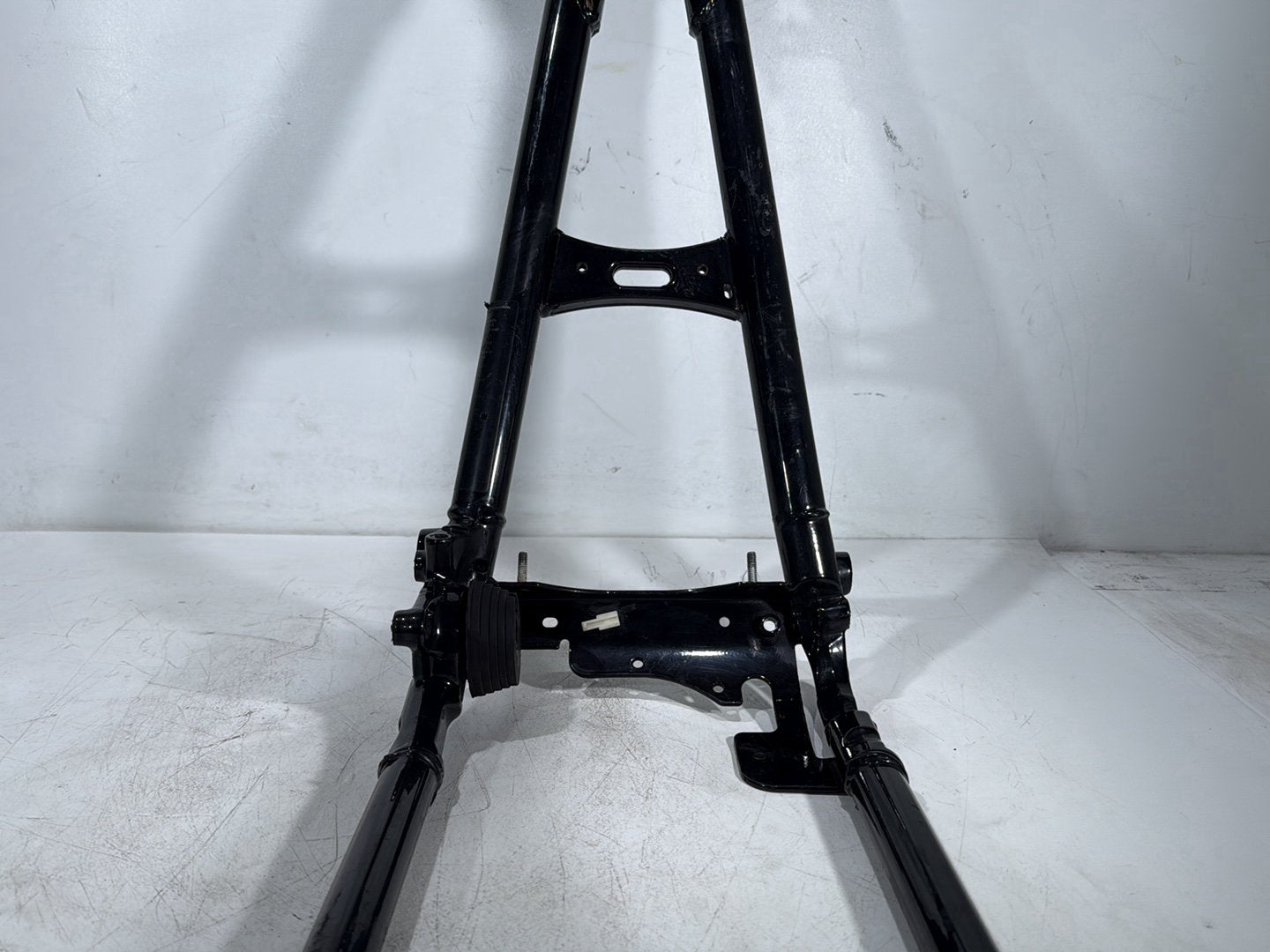 2015 Harley Road Glide Touring FLTRXS OEM Body Main Frame Chassis CLN CLR