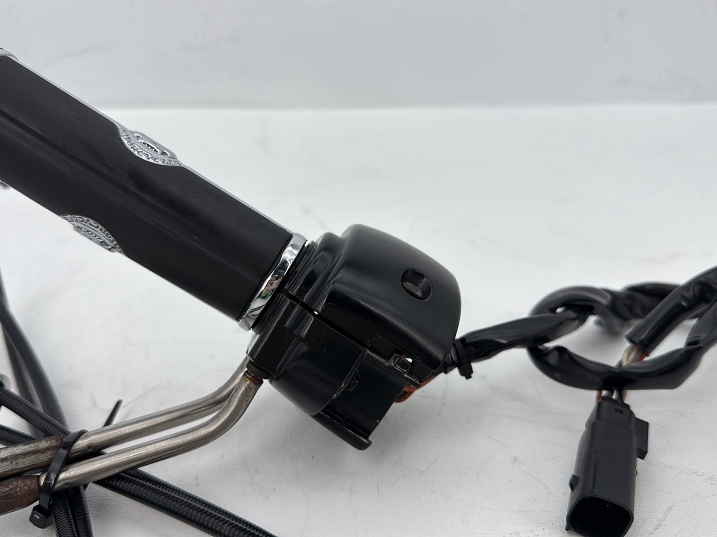 2009 Harley Sportster XL1200C 1200 Custom OEM Right Engine Start Kill Switches Controls