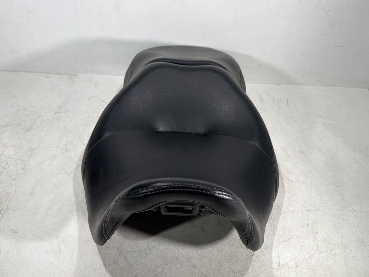 2016 Harley Road King Touring FLHR OEM Passenger Rider Driver Seat Saddle
