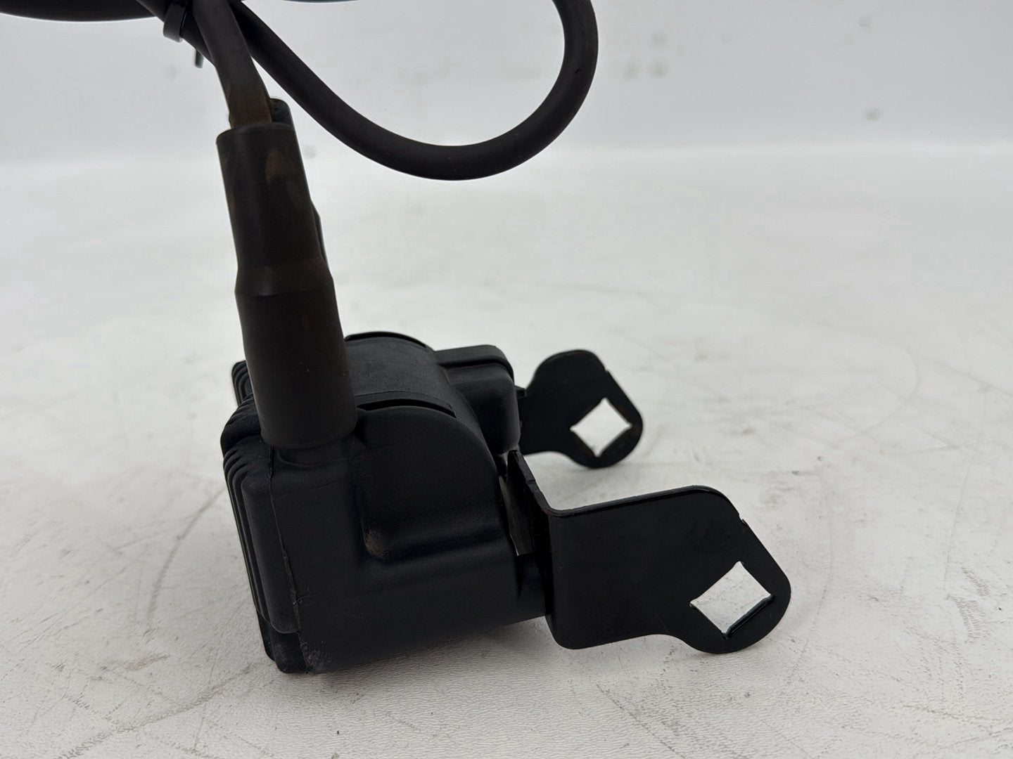 2007 - 2012 Harley-Davidson Touring Electra Glide Ultra Ignition Coil Spark Plugs Cable w/ Bracket