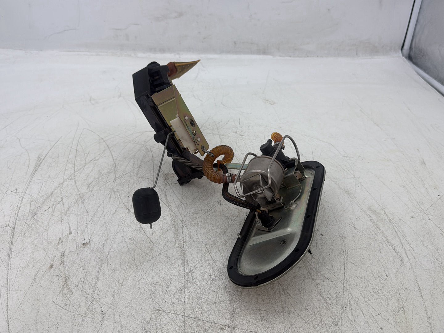2004 Harley Road King Touring Custom FLHRSI OEM Gas Gasoline Fuel Petrol Pump Sending
