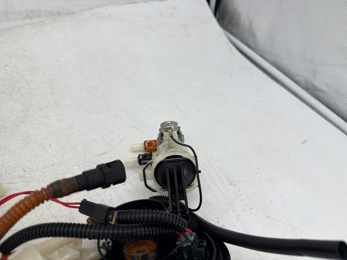 2010 Harley Road King Touring Police OEM Fuel Pump Gas Gasoline Petrol Sending