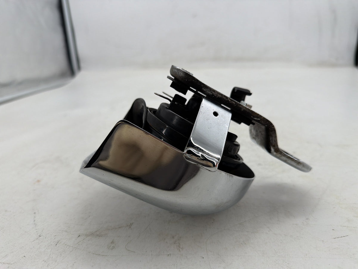 2001 Harley Softail Deuce FXSTD OEM Horn Signal Klaxon Chrome Cover 69012-93A