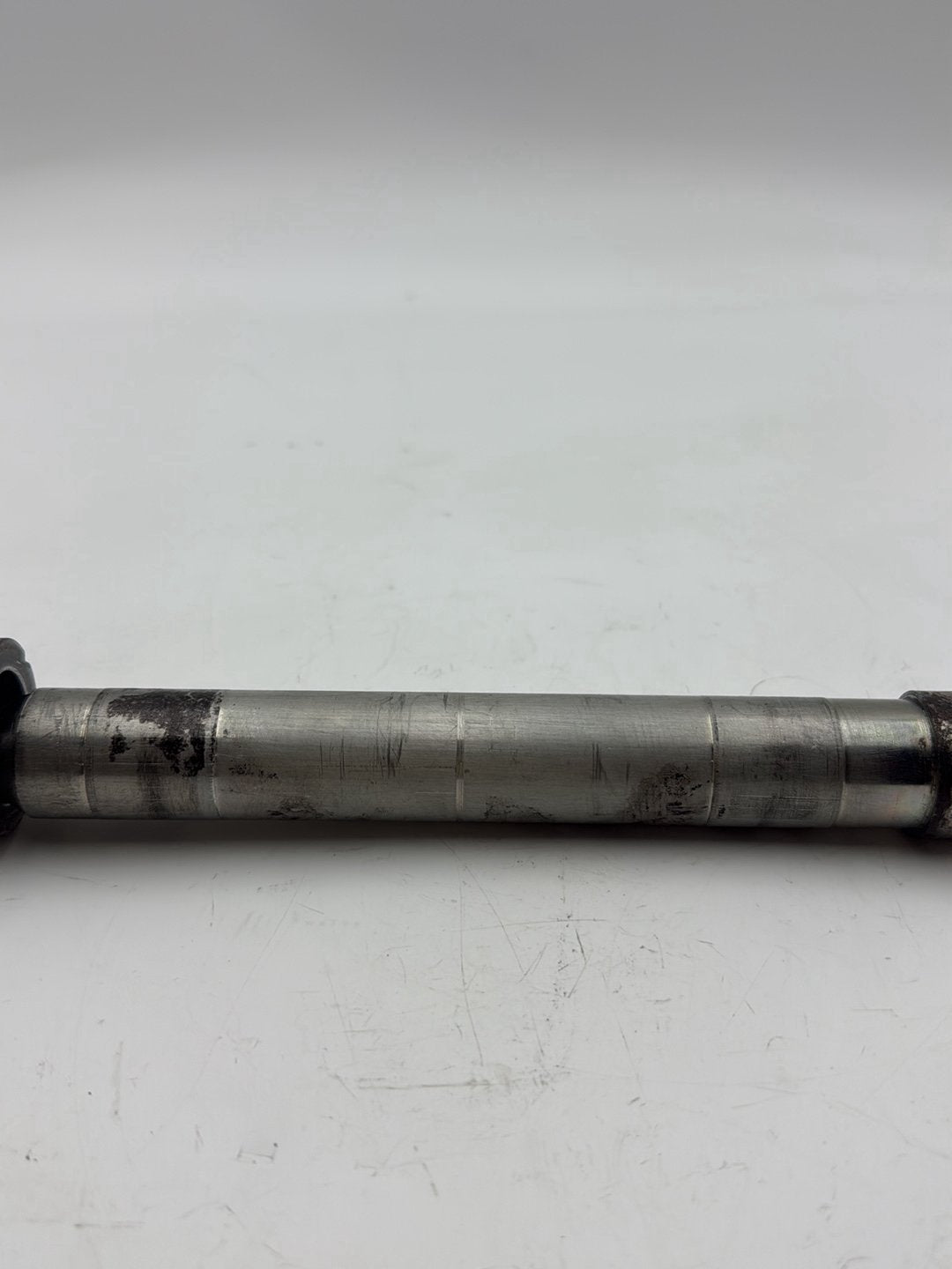 2007 - 2012 Harley-Davidson Dyna Street Bob Front Wheel Axle Bolt Shaft  	40928-06