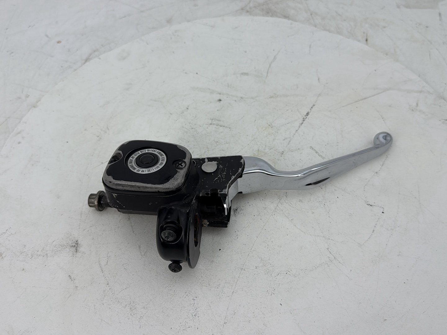 2006 Harley Dyna Super Glide Custom FXDCI OEM Front Right Brake Lever Master Cylinder