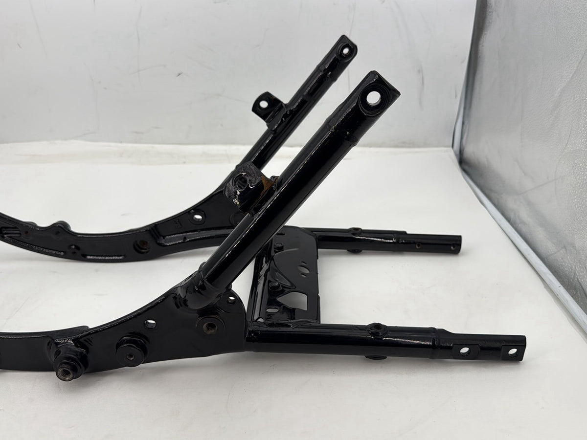 11 Harley Road King Touring Classic OEM Rear Back Sub Frame Rail Bar 48079-09BHP