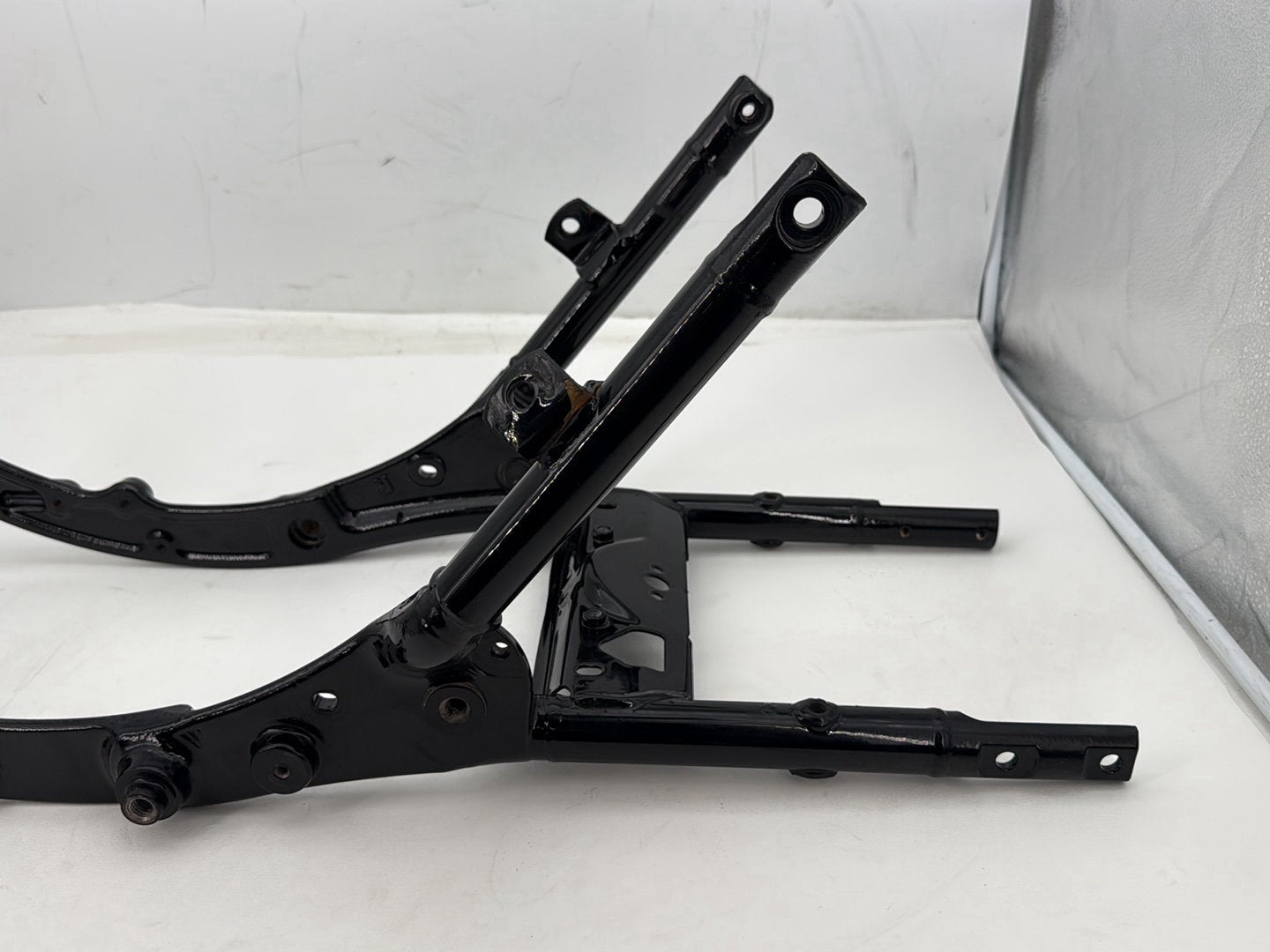 11 Harley Road King Touring Classic OEM Rear Back Sub Frame Rail Bar 48079-09BHP