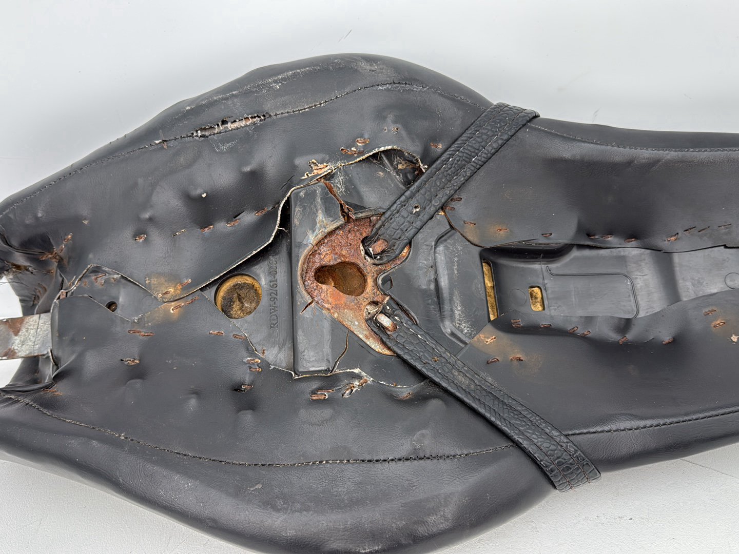 2004 - 2013 Harley-Davidson Sportster 883 Custom Passenger Rider Driver Seat Saddle  	52608-04