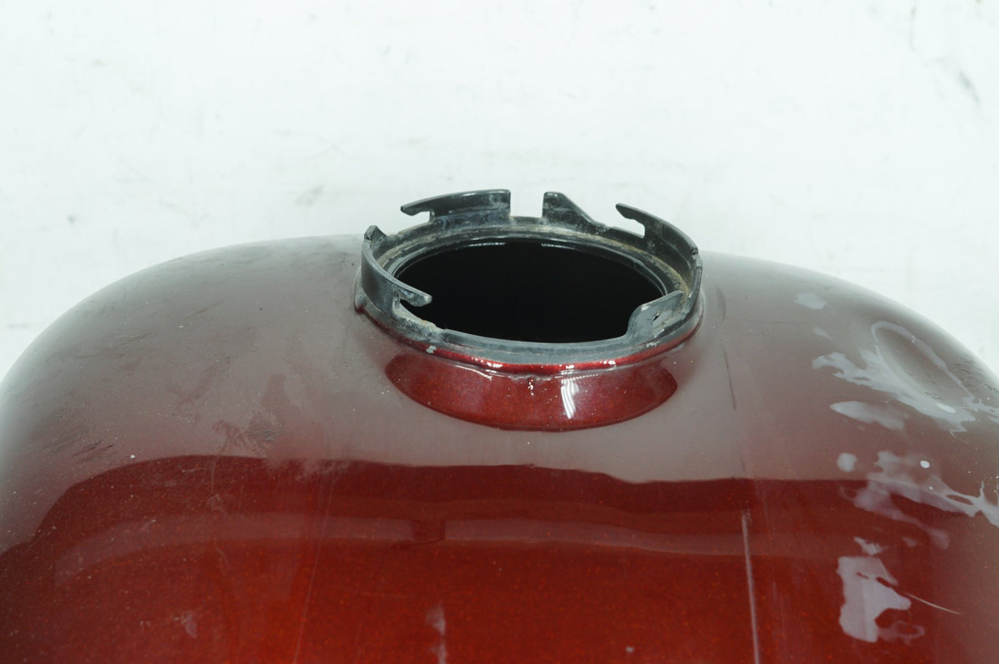 2007 - 2012 Harley-Davidson Touring Electra Glide Ultra Fuel Gas Tank Gasoline Reservoir   61356-08