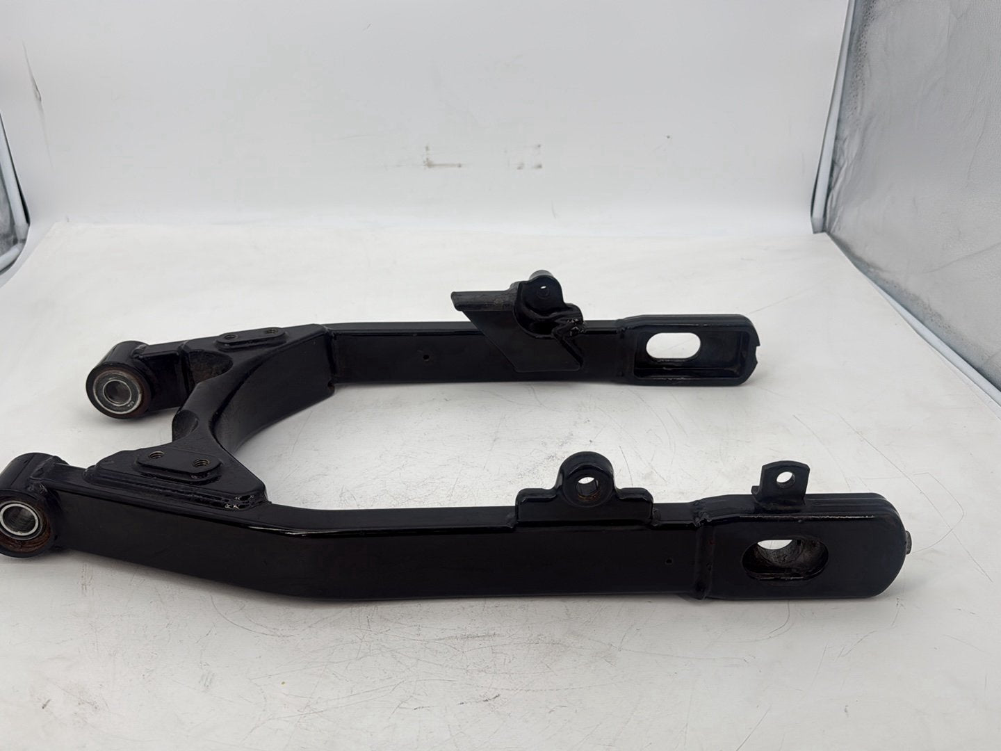 1999 - 2006 Harley-Davidson Dyna Super Glide Rear Fork Swingarm Swing Arm  	47820-06