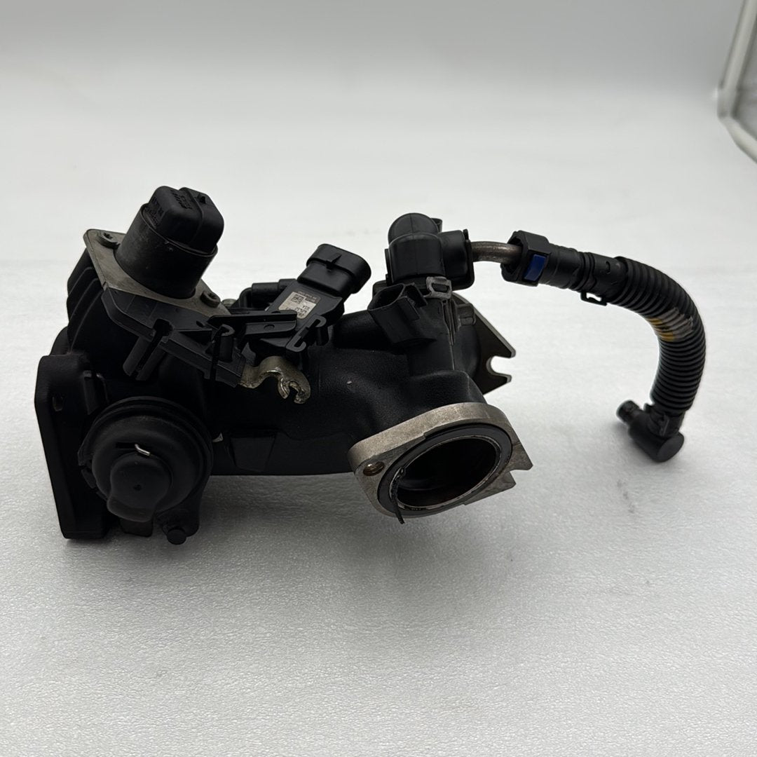 2007 - 2013 Harley-Davidson Touring Electra Glide Ultra Engine Intake Manifold Throttle Body 27708-06
