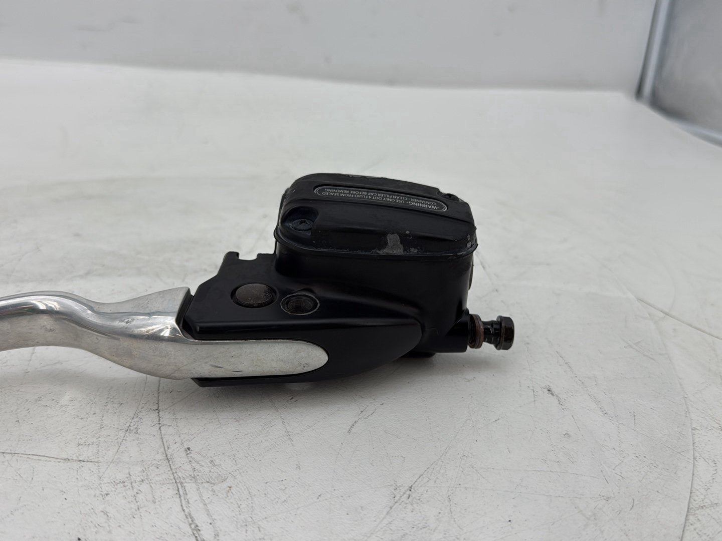 2008 Harley Electra Glide Touring Ultra FLHTCUI OEM Front Right Brake Lever Master Cylinder